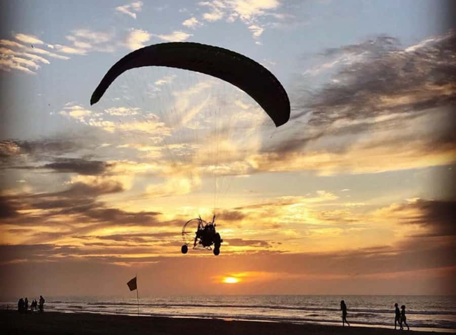 Cartagena: Paratriking Flight from the Beach - Ten minutes or fifteen minutes in the air