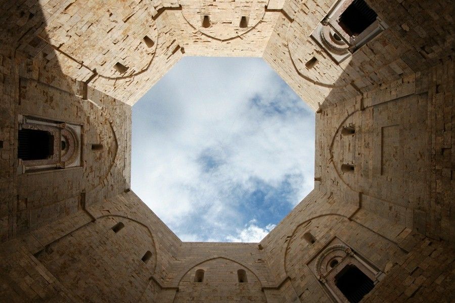 Castel del Monte private tour: The Crown of Italy - Why Castel del Monte feels different from a normal castle