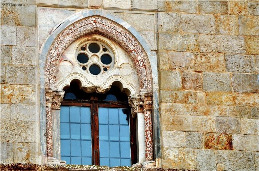 Castel del Monte private tour: The Crown of Italy - Meeting your guide at the hilltop entrance