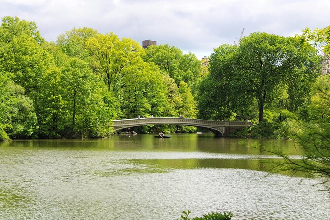 Central Park Movie Locations Pedicab Tour - Bow Bridge, romance and changing movie moods