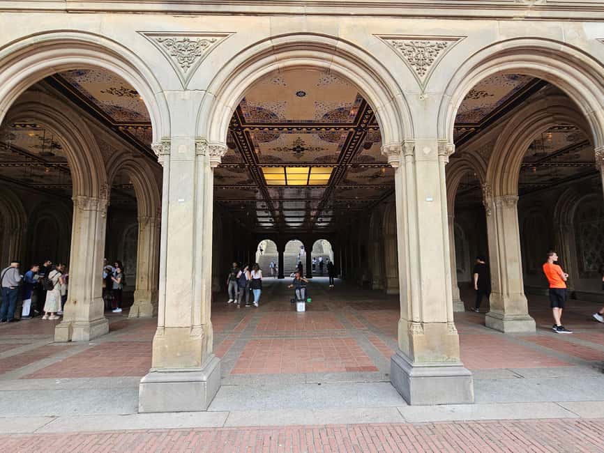 Central Park, NY: Nature, Architecture and Movie Scenes Tour - Statues, Tavern on the Green, and two more movie locations