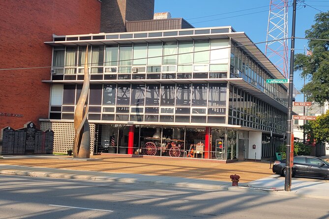 Chicago P.D. TV Show Set Tour - Engine 18 and the Firehouse 51 exterior