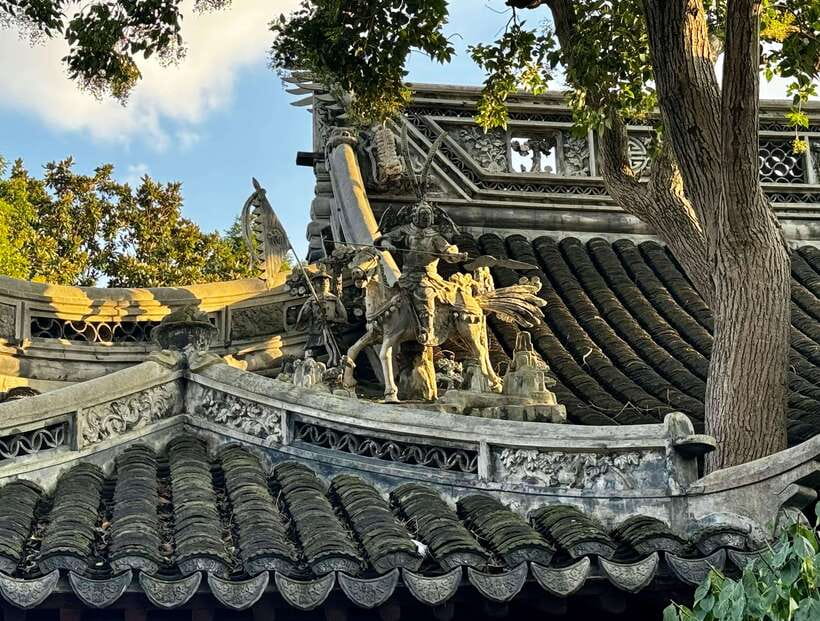 China Hollywood and Yiwu-the offline Temu commercial heaven - Qin Palace and Hengdian’s staged imperial world