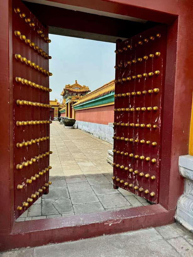 China Hollywood and Yiwu-the offline Temu commercial heaven - Ming and Qing Palace, a giant copy with a clear purpose