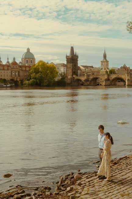 Cinematic Photoshoot Experience in Prague - Price, image delivery, and overall value