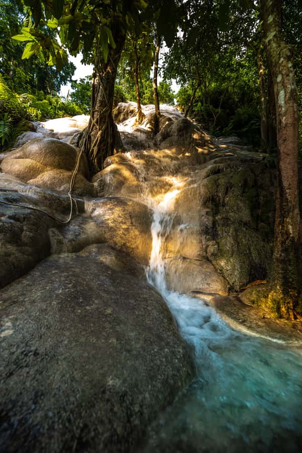 Climb Sticky Waterfall Like Spiderman - Climbing the waterfall like a careful Spiderman