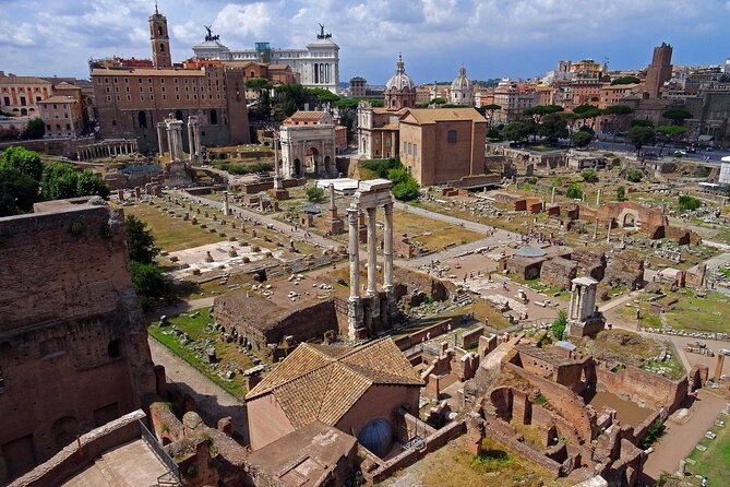 Colosseum Tour to Gladiators Gate and Arena Floor - The guide and group experience