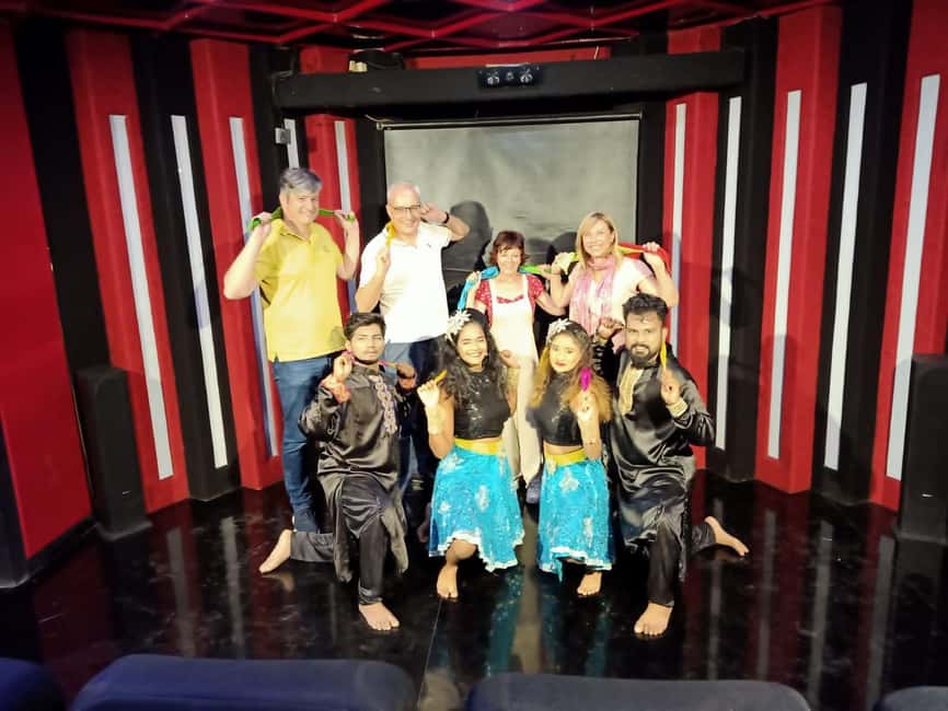 Combo of City and Bollywood Tour - Colaba Causeway and the market stop