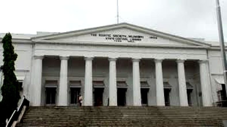 Combo of City and Bollywood Tour - Gateway of India and the colonial waterfront