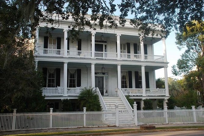 Complete History and Movie Walking Tour of Beaufort - Seeing Where Film Stars Stayed