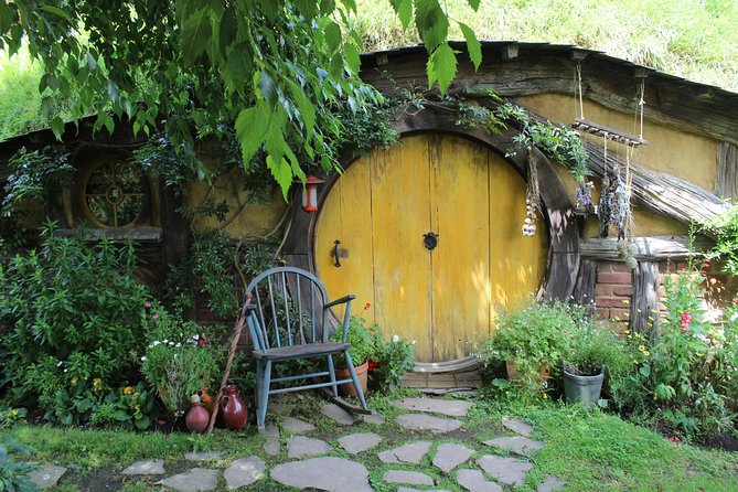 Day Tour Hobbiton + Rotorua from Auckland in Luxury Minibus - A short look at Rotorua