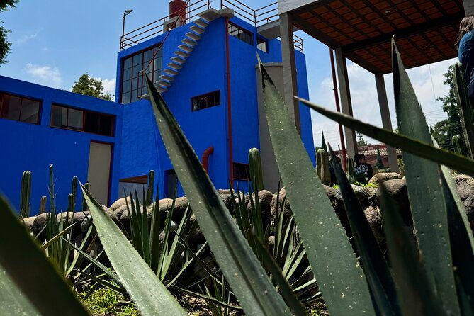 Diego Rivera Frida Kahlo Studio House Tour - Inside Frida Kahlo’s smaller house