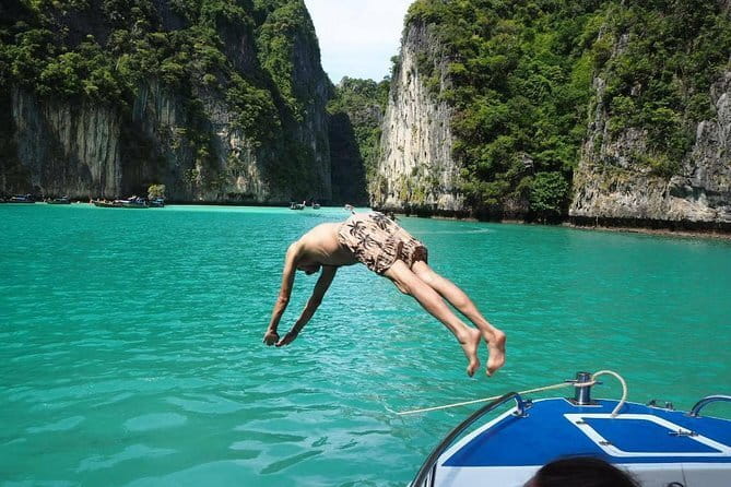 Discovery of James Bond Islands - Canoeing into the Hongs of Phang Nga
