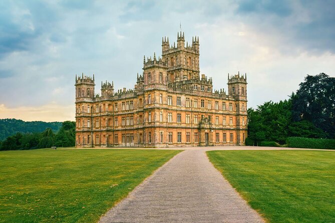 Downton Abbey and Castle Taxi Tour from London with Hotel Pickup - Key points before you book