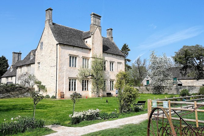 Downton Abbey and Highclere Castle Tour from London - Bampton, the village that became Downton