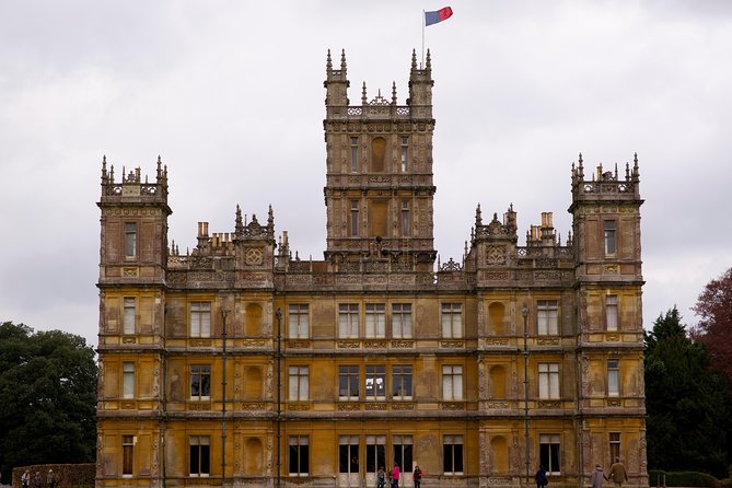 Downton Abbey and Highclere Castle Tour from London - The guide can make or break the experience