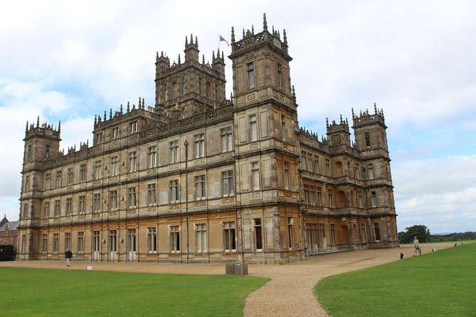 Downton Abbey and Village Small Group Tour from London - Making time for the grounds and gardens
