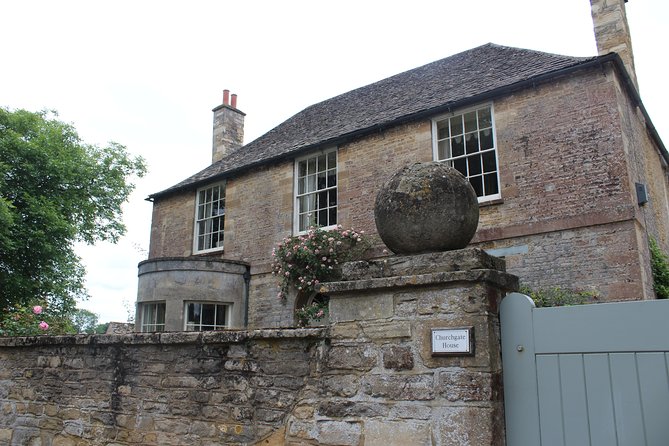 Downton Abbey and Village Small Group Tour from London - What the guide adds to the Downton story
