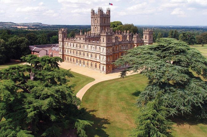 Downton Abbey Black Taxi Tour from London with Highclere Castle - How the private format affects the day
