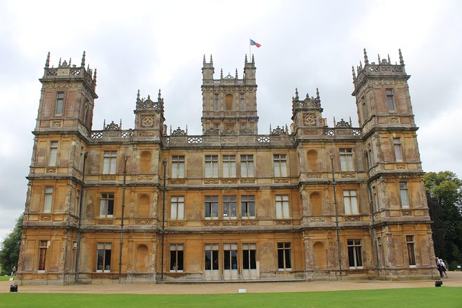 Downton Abbey Black Taxi Tour from London with Highclere Castle - Is $707.33 per person good value?