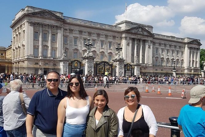 Downton Abbey London Filming Locations: Private Half-Day Tour - Mayfair, Savile Row, and London society