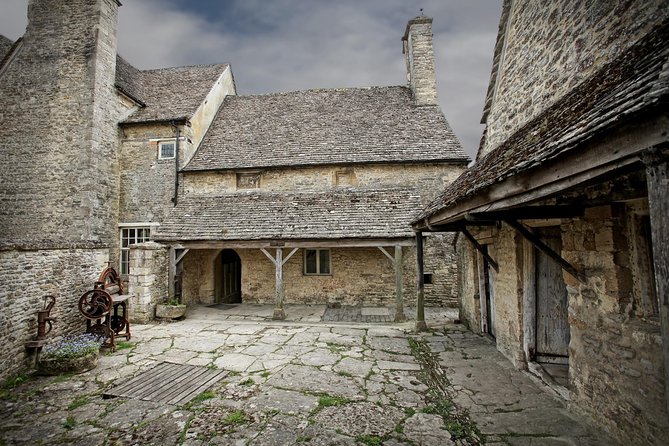 Downton Abbey Town and Country Tour from London by Private Black Taxi - Oxfordshire Villages and Familiar Scenes