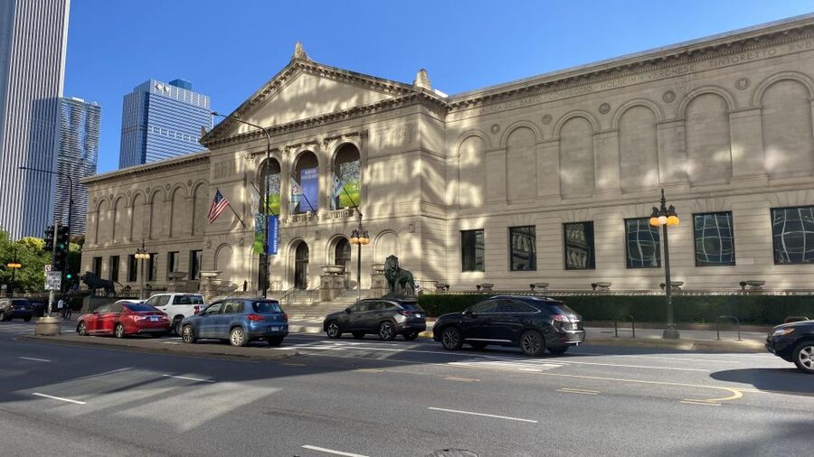 Downtown Chicago TV & Movie Filming Locations Walking Tour - Ferris Bueller’s parade route