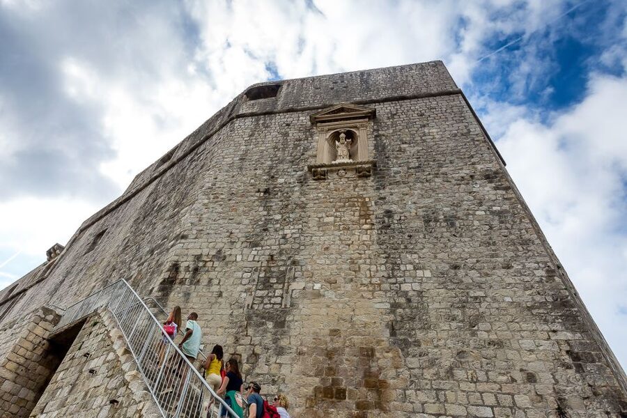 Dubrovnik: Game of Thrones&Lokrum Island Walking Tour - The ferry to Lokrum