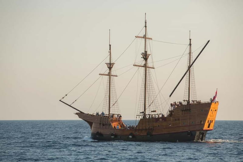 Dubrovnik: Karaka - Game of Thrones Cruise & Walking Tour - The 45-minute cruise into Dubrovnik