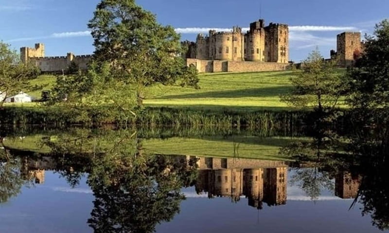 Edinburgh: Harry Potter and English Castles Tour in Spanish - Key points to know before booking