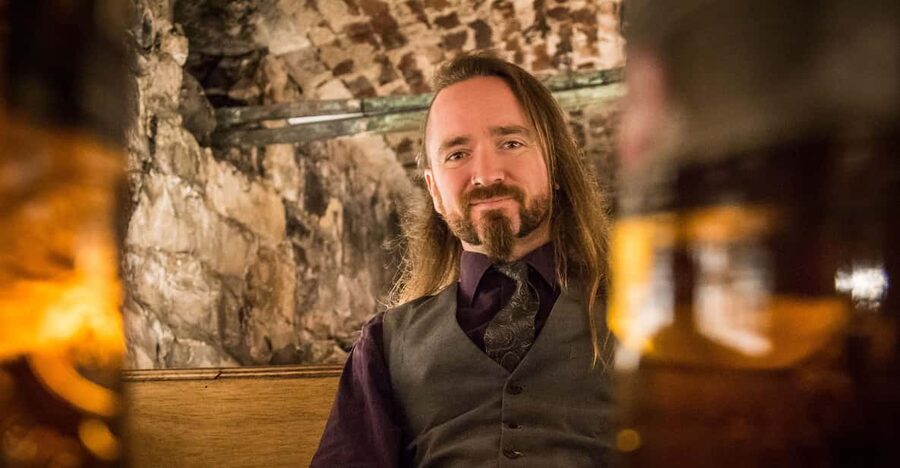 Edinburgh: Harry Potter Guided Tour With A Whisky Tasting - Waverley Station and the idea of a wizard’s journey
