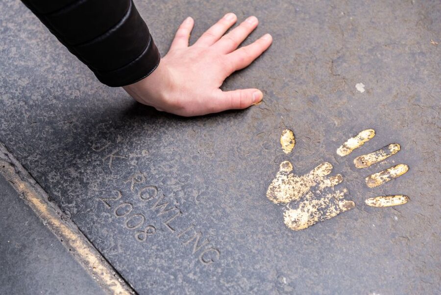 Edinburgh: Harry Potter Magical Guided Walking Tour - Who should book this walk