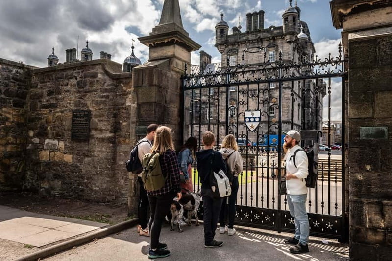 Edinburgh: Harry Potter Private Tour with Edinburgh Castle - Greyfriars Kirkyard and Tom Riddle’s Grave