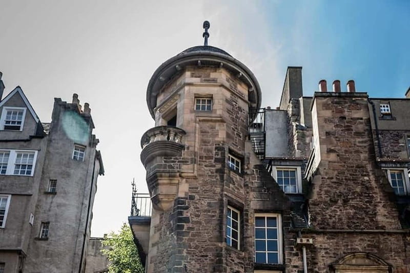 Edinburgh: Harry Potter Private Tour with Edinburgh Castle - Entering Edinburgh Castle After the Walk