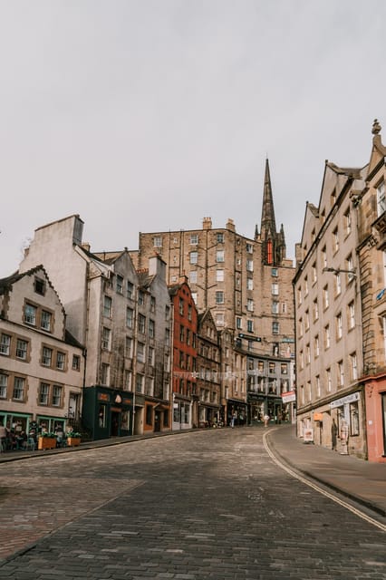 Edinburgh: Harry Potter Tour & Amazing Illusions Experience - Old College and the academic atmosphere