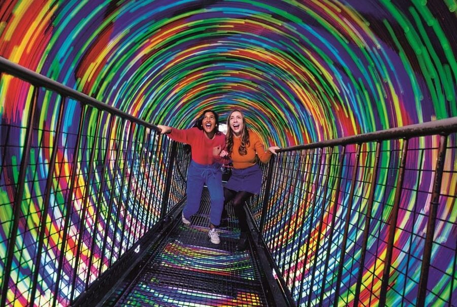 Edinburgh: Harry Potter Tour & Amazing Illusions Experience - Five floors of illusions after the walk