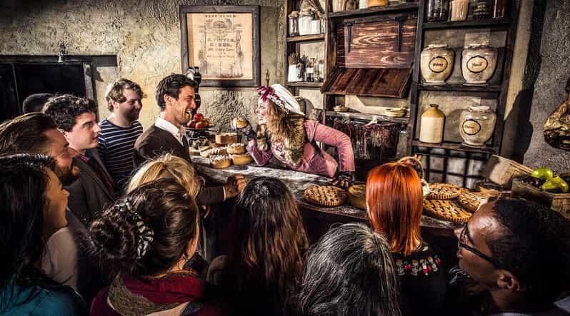 Edinburgh: Harry Potter Walking Tour with Dungeon Entry - Old College and the university connection