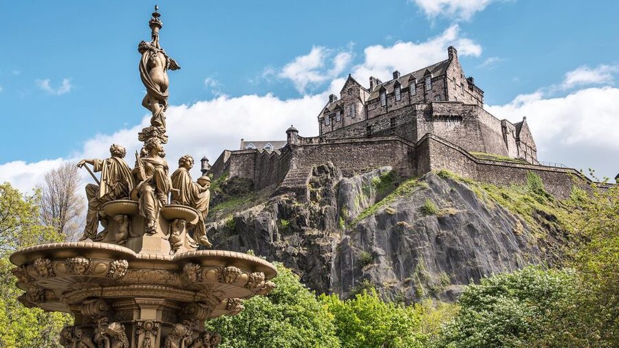 Edinburgh: Harry Potter Wizard Walking Tour, Kids Join Free - City Chambers and the final Rowling connection