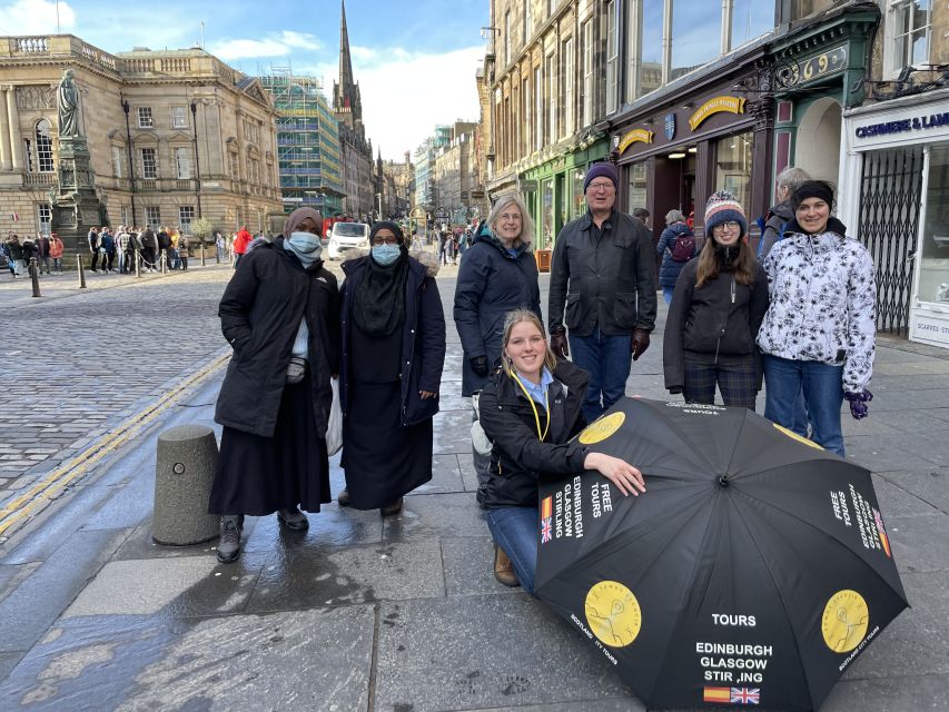Edinburgh: Outlander Series and Jacobites Walking Tour - Advocates Close and the old-city setting