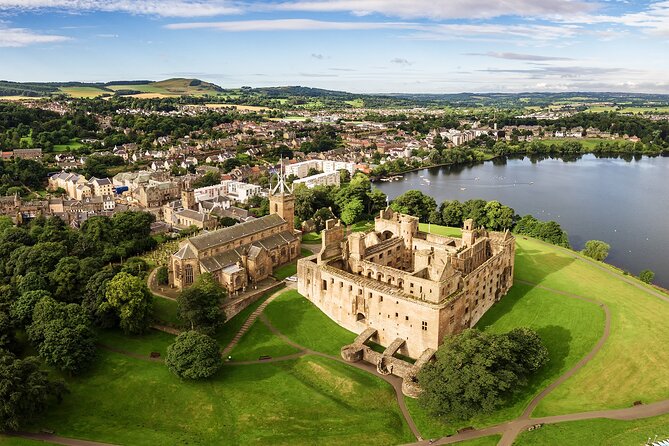 Edinburgh: Private Outlander, Palaces & Jacobite Experience - Callander House: a short reset between larger stops