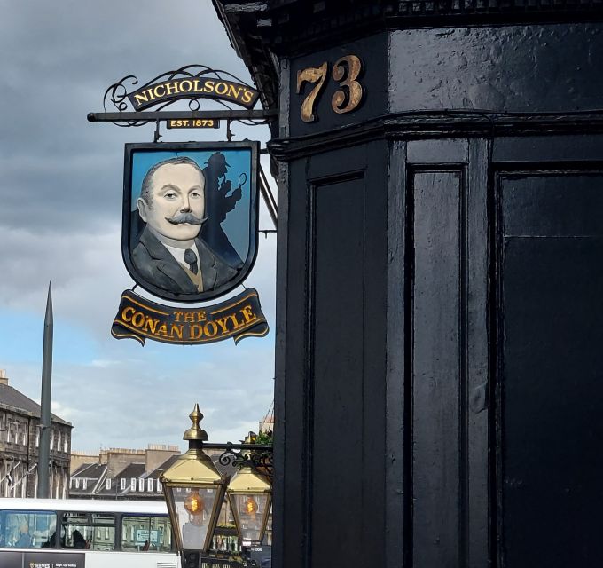 Edinburgh: Sherlock Holmes Private Walking Tour - What the private format changes