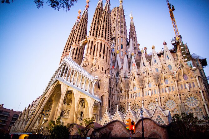 Exclusive Gaudi Segway Guided Tour Architectural Marvels - Casa Milà and Casa Batlló on Passeig de Gràcia