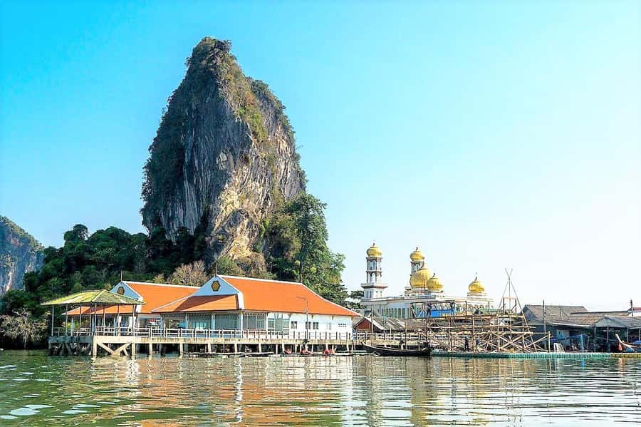 Explore Mangroves, James Bond Island, and Monkey Temple - Who should book this experience?