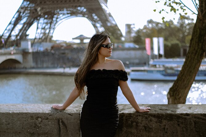 Feel like a star in Paris with photos and a mini movie! - Starting at Le Nemours near the Louvre