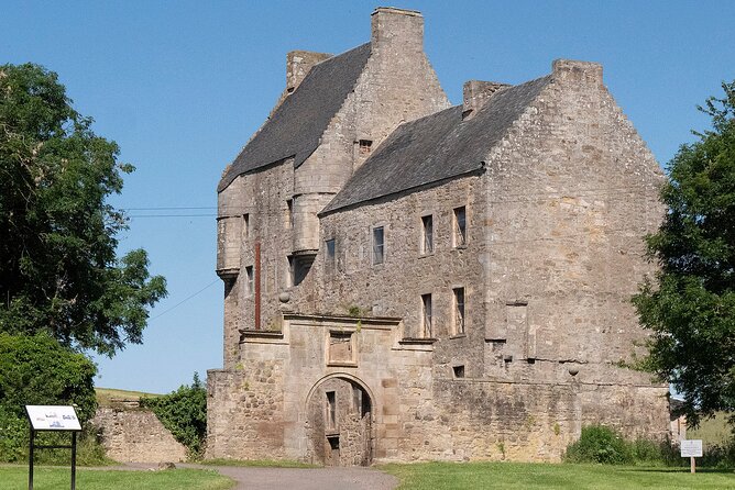 Five Outlander locations , Outlander film locations tour - Blackness Castle: the hard edge of Fort William