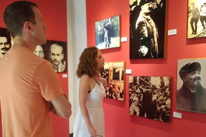 Frida Kahlo Museum and Diego Rivera Studio Tour with Admission Tickets - Why the group limit of 10 helps