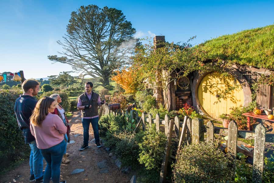 From Auckland: Hobbiton and Waitomo Day Tour with Lunch - Entering the Shire at Hobbiton