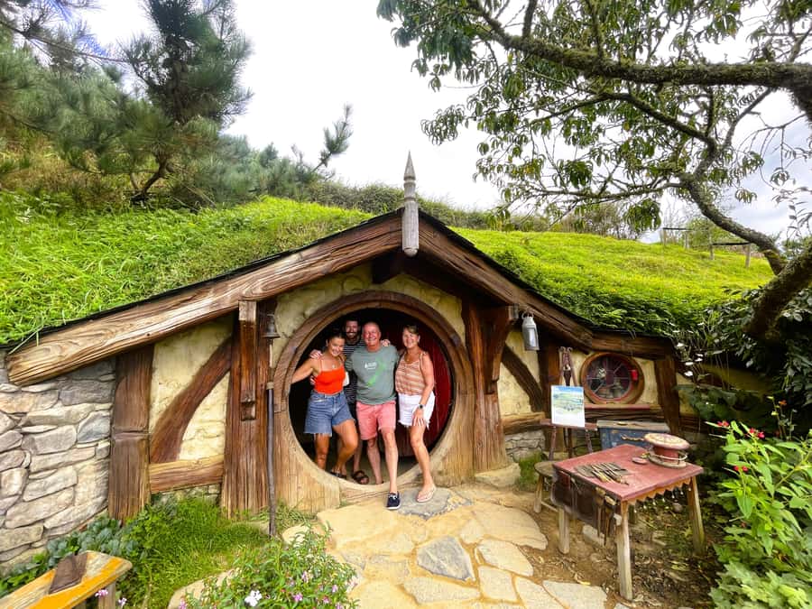 From Auckland: Hobbiton Movie Set Small Group Tour - Why the Auckland to Hobbiton trip works