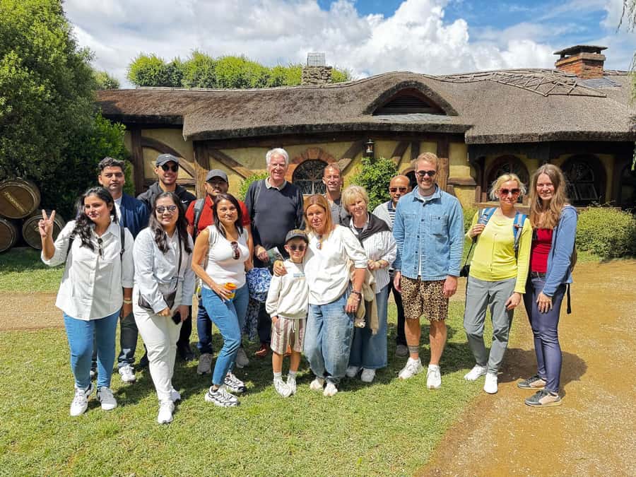 From Auckland: Hobbiton Movie Set Small Group Tour - Pickup in Auckland and the road south