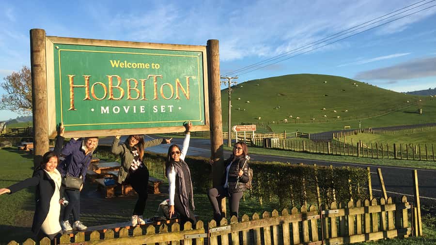 From Auckland: Hobbiton Movie Set Small Group Tour - Who should book this Hobbiton tour?